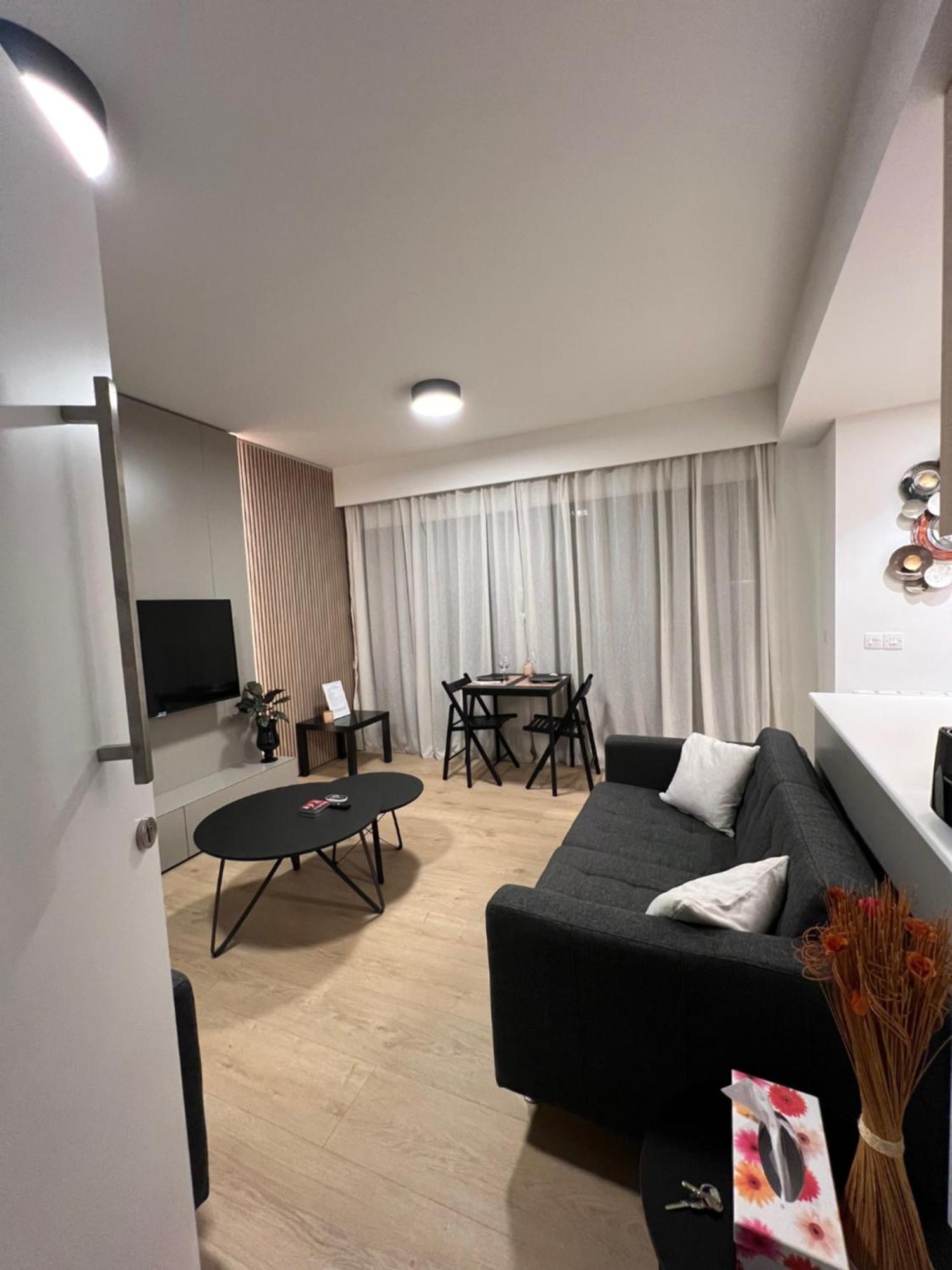 Daniela'S Modern Apartment Strovolos Exteriör bild